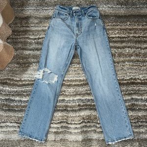 Abercrombie and Fitch - The 90s straight Ultra High Rise. Size 26/2 short